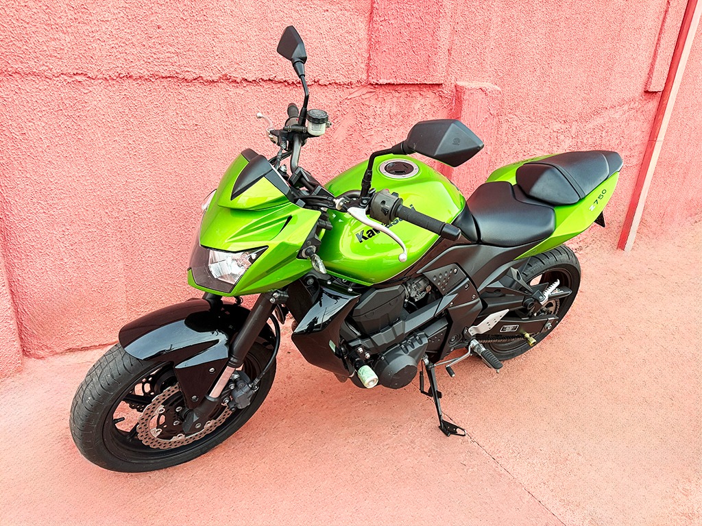KAWASAKI Z750