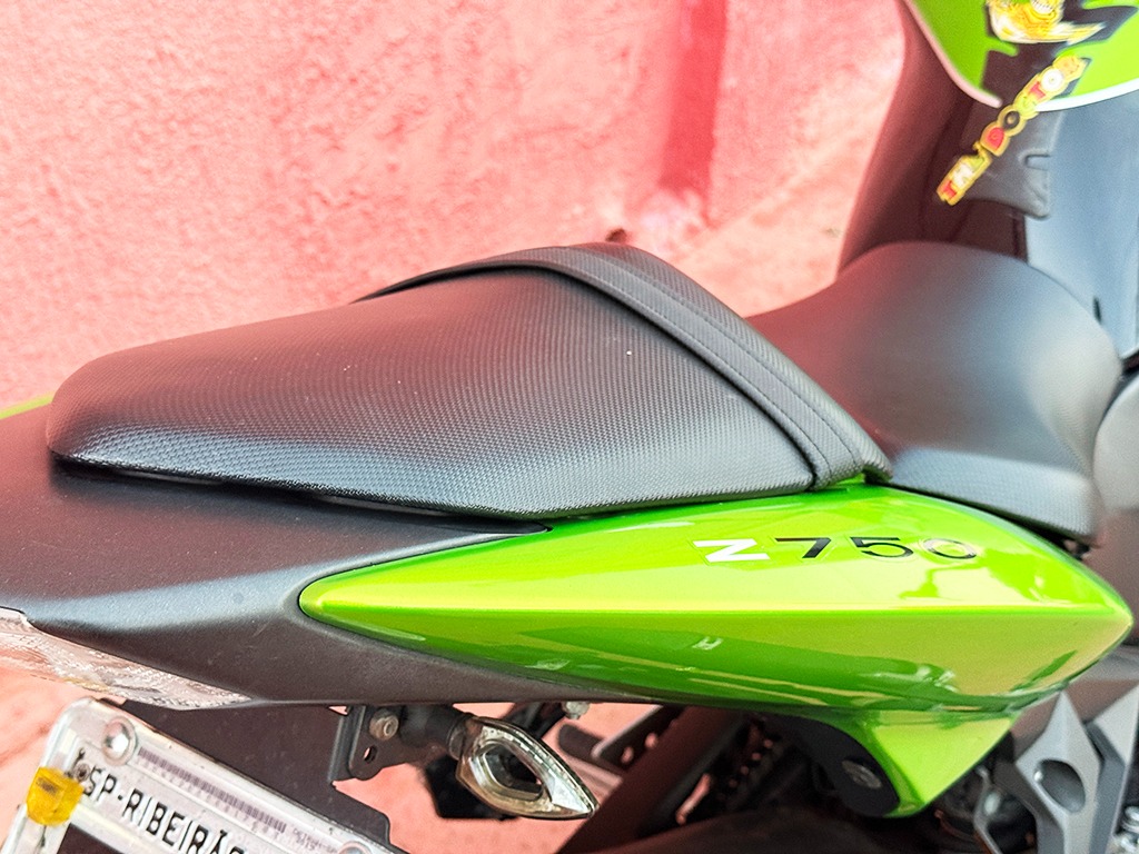 KAWASAKI Z750