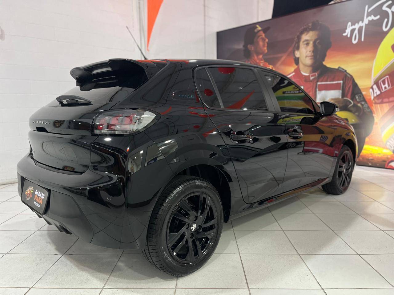 PEUGEOT 208