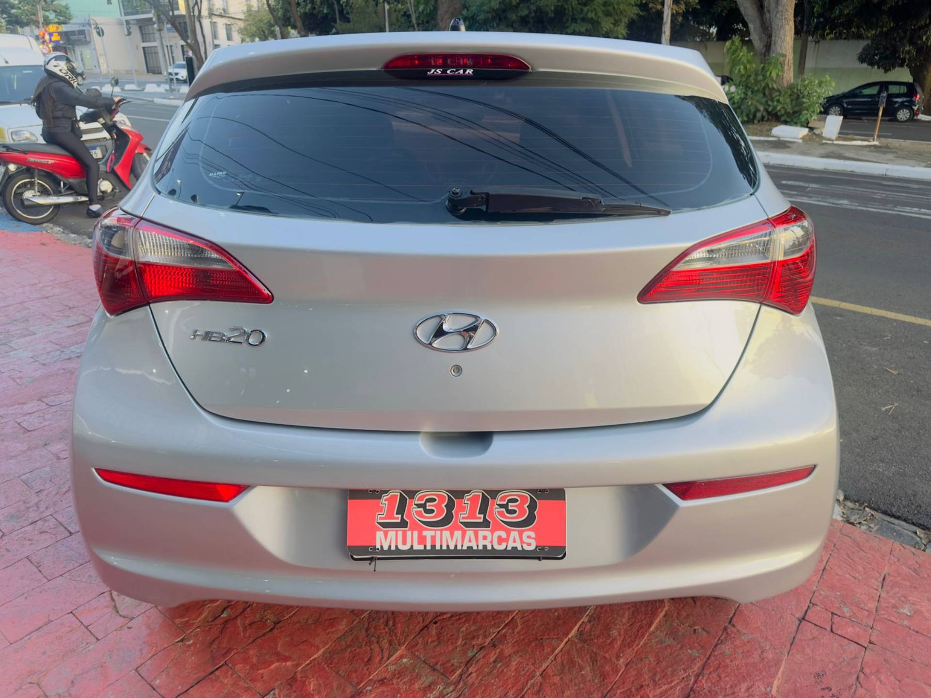 HYUNDAI HB20