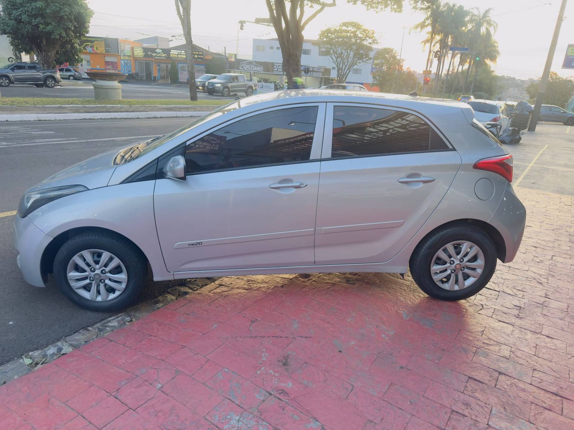 HYUNDAI HB20