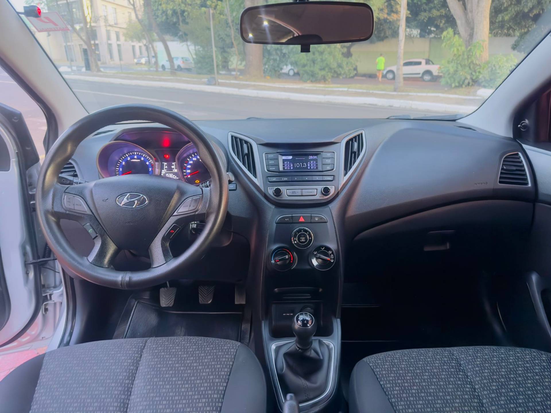 HYUNDAI HB20