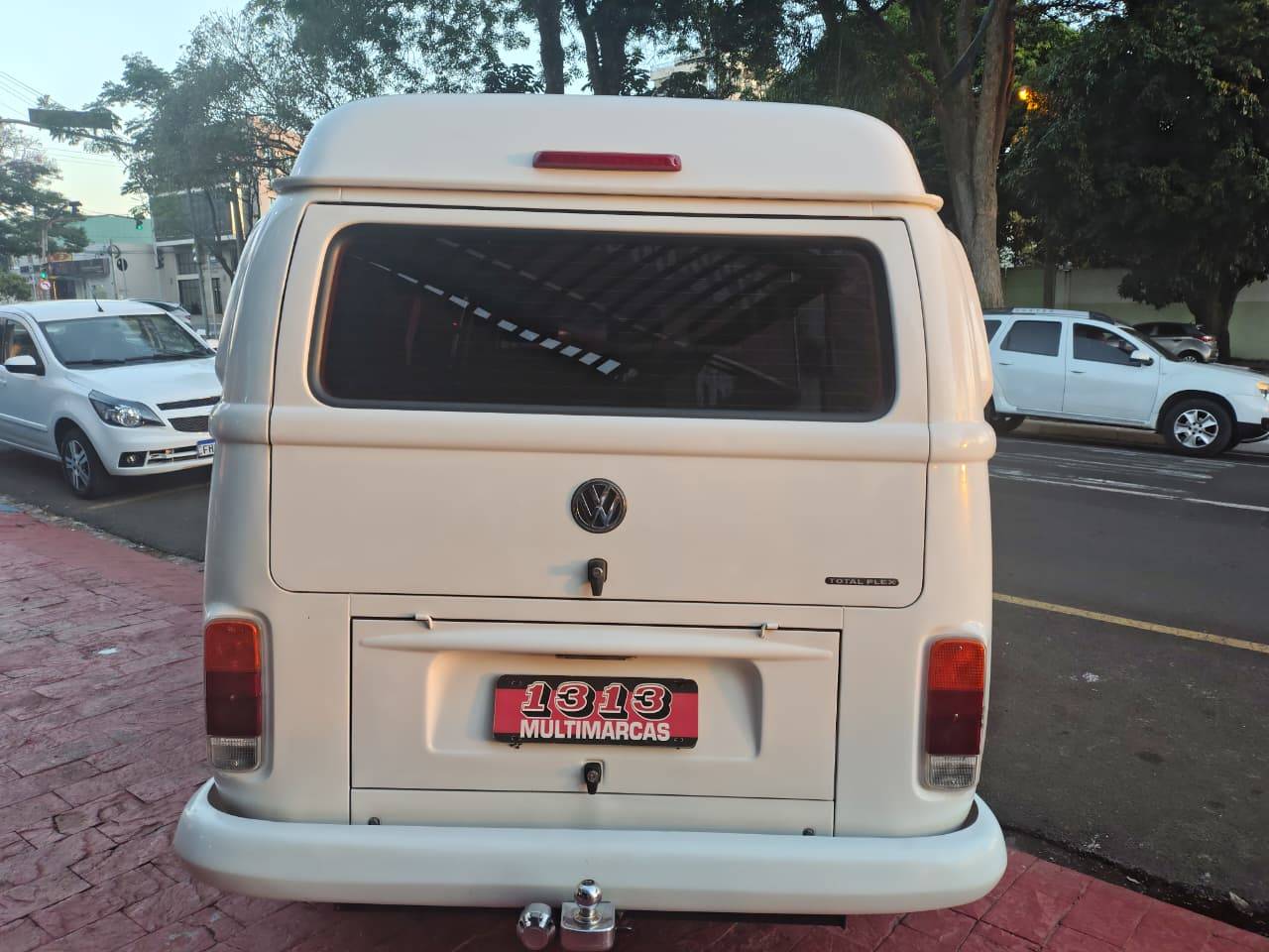 VOLKSWAGEN KOMBI