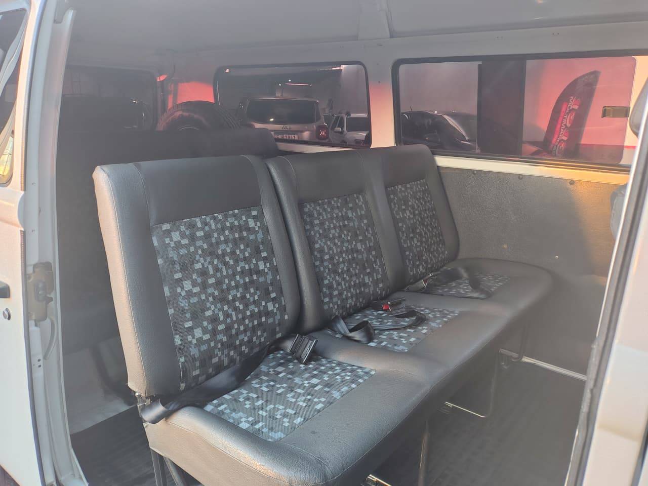 VOLKSWAGEN KOMBI