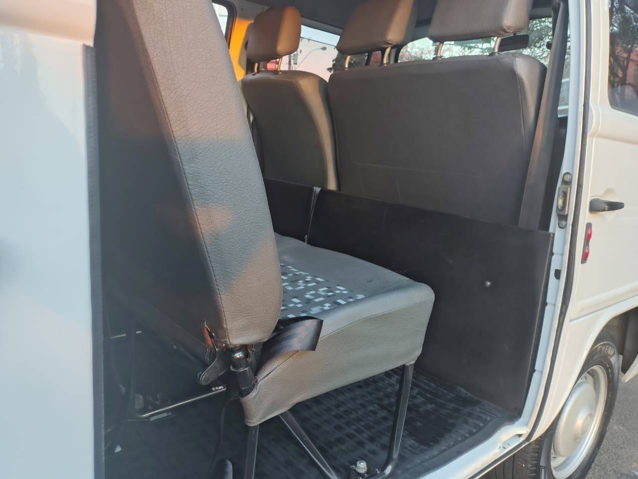 VOLKSWAGEN KOMBI