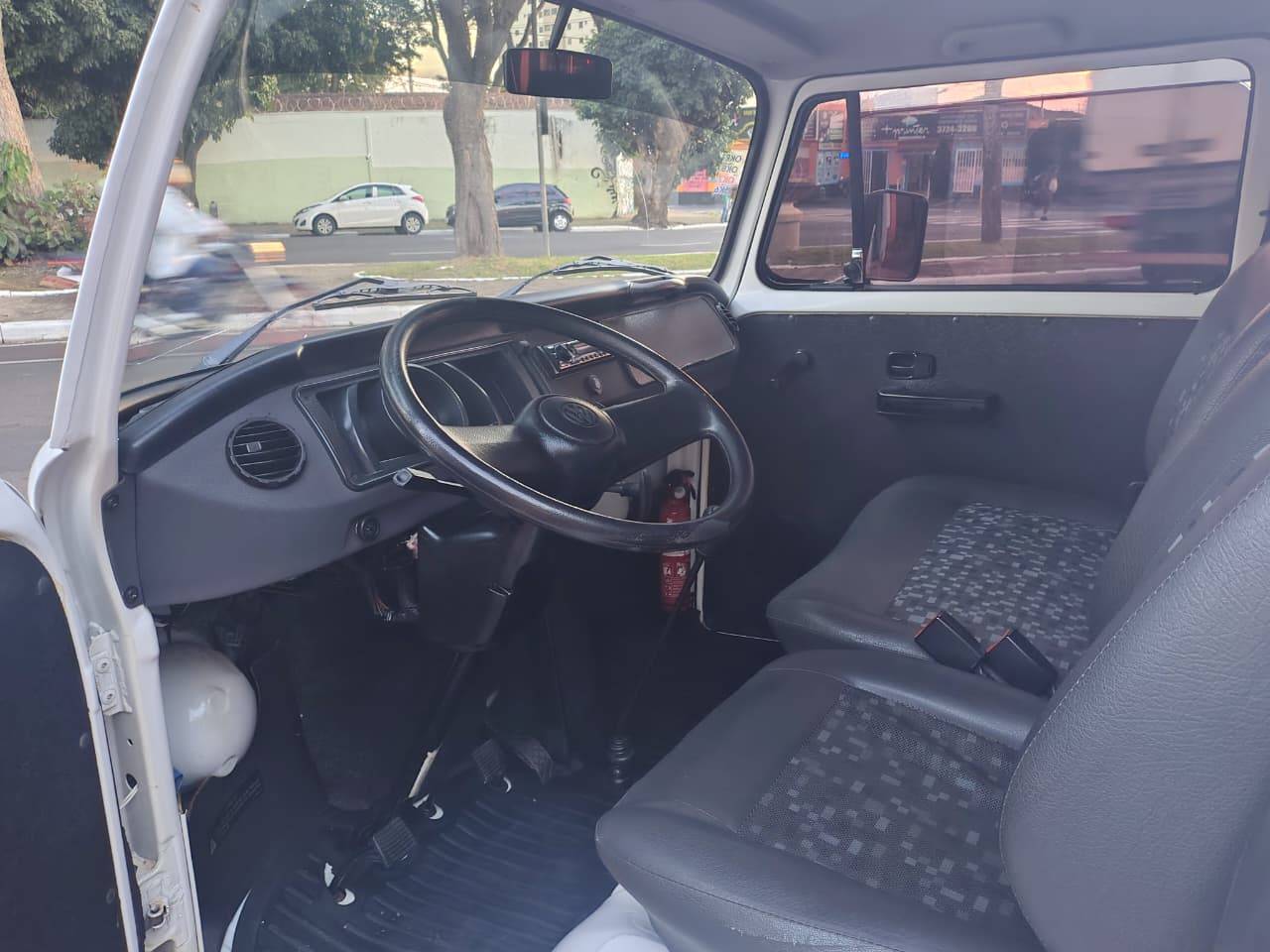 VOLKSWAGEN KOMBI
