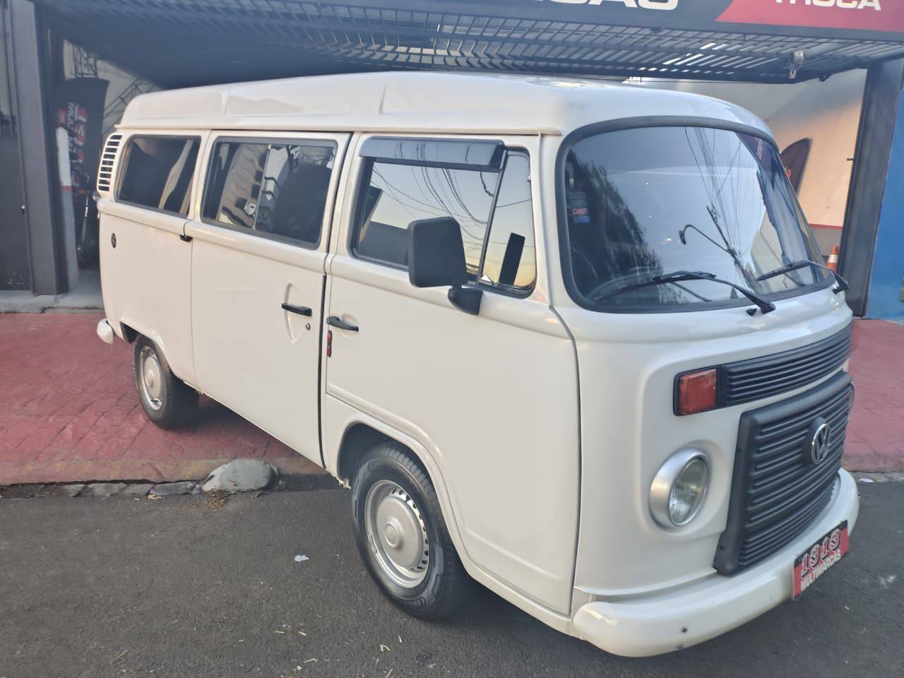 VOLKSWAGEN KOMBI