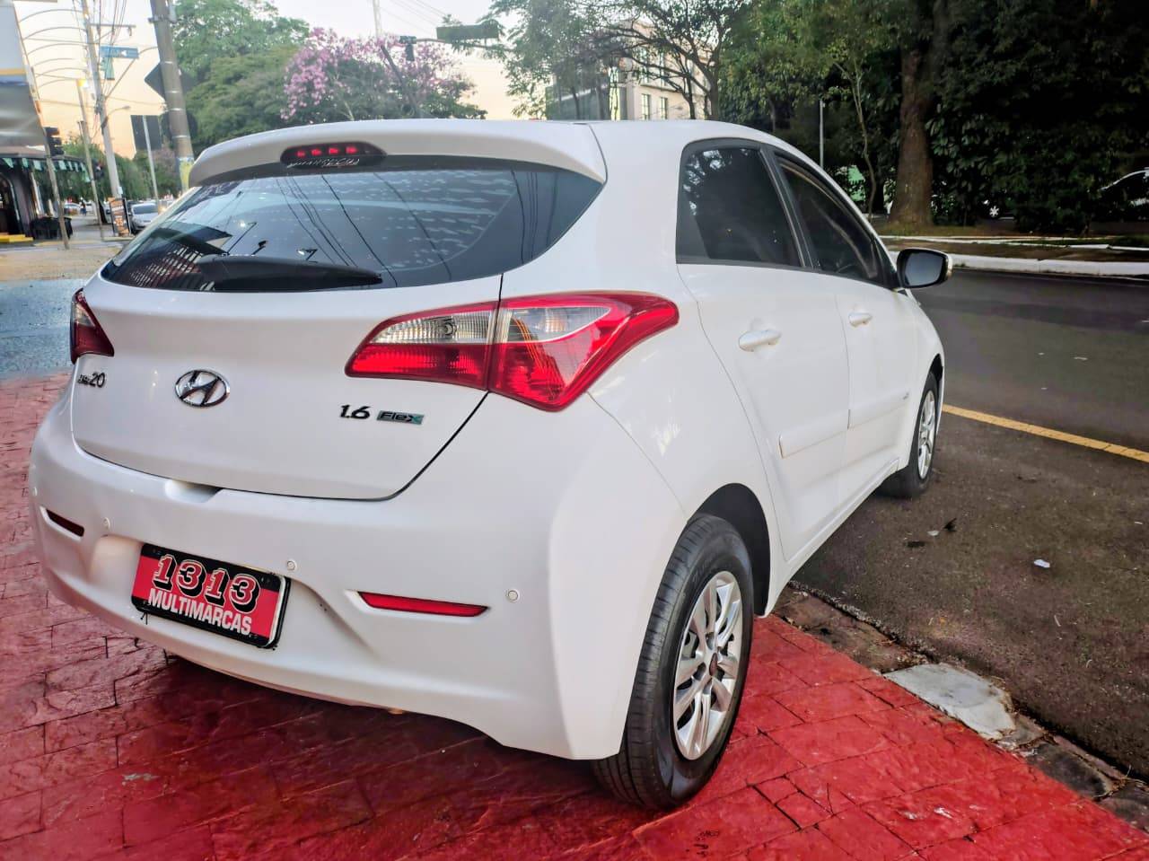 HYUNDAI HB20