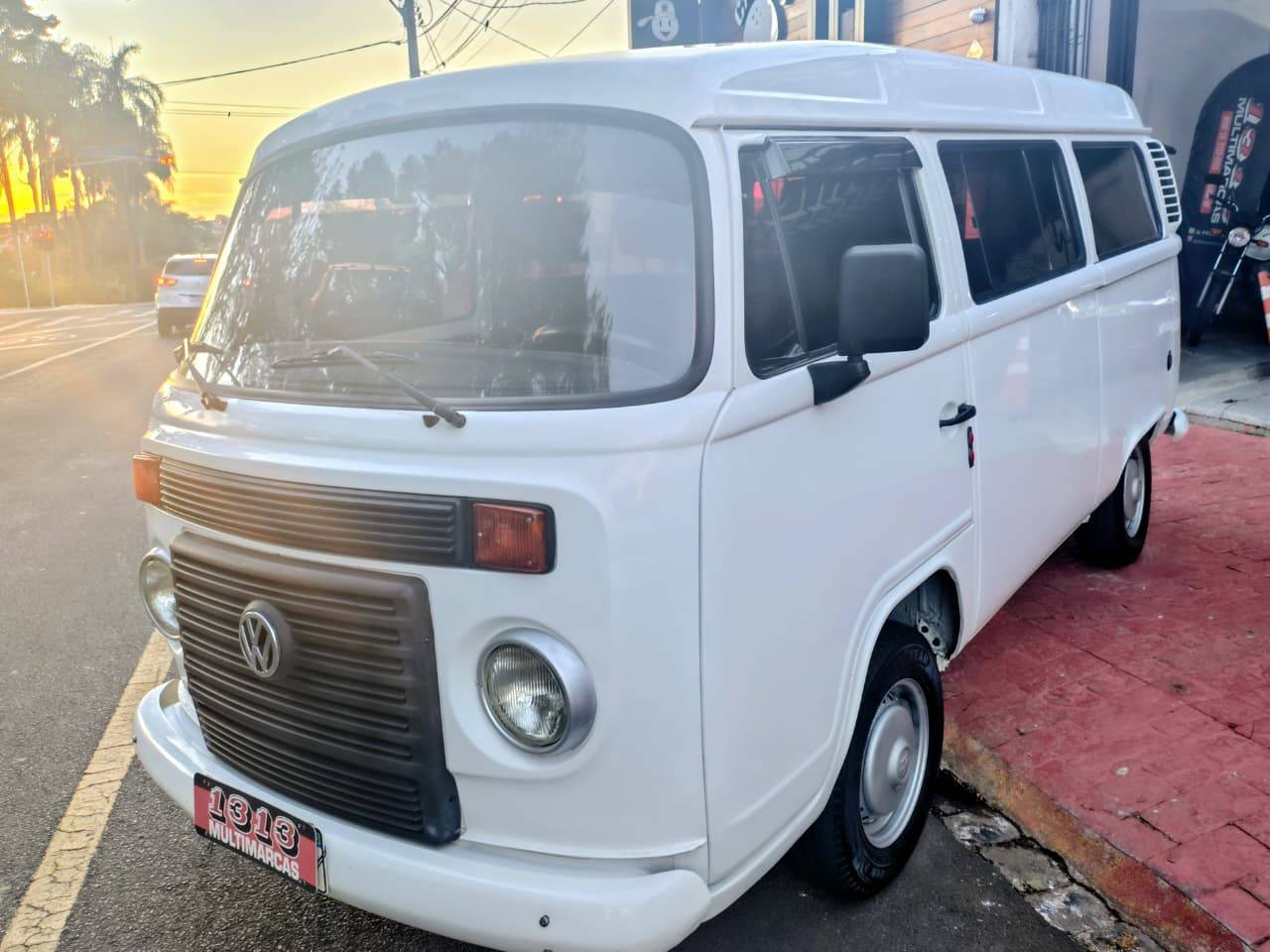 VOLKSWAGEN KOMBI