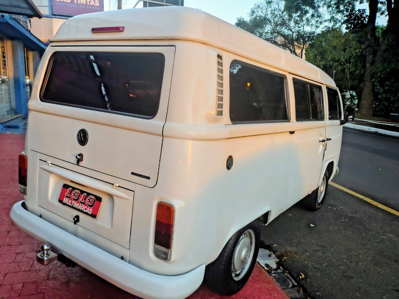VOLKSWAGEN KOMBI