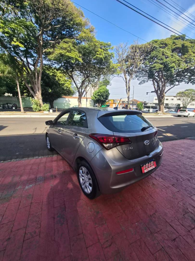 HYUNDAI HB20