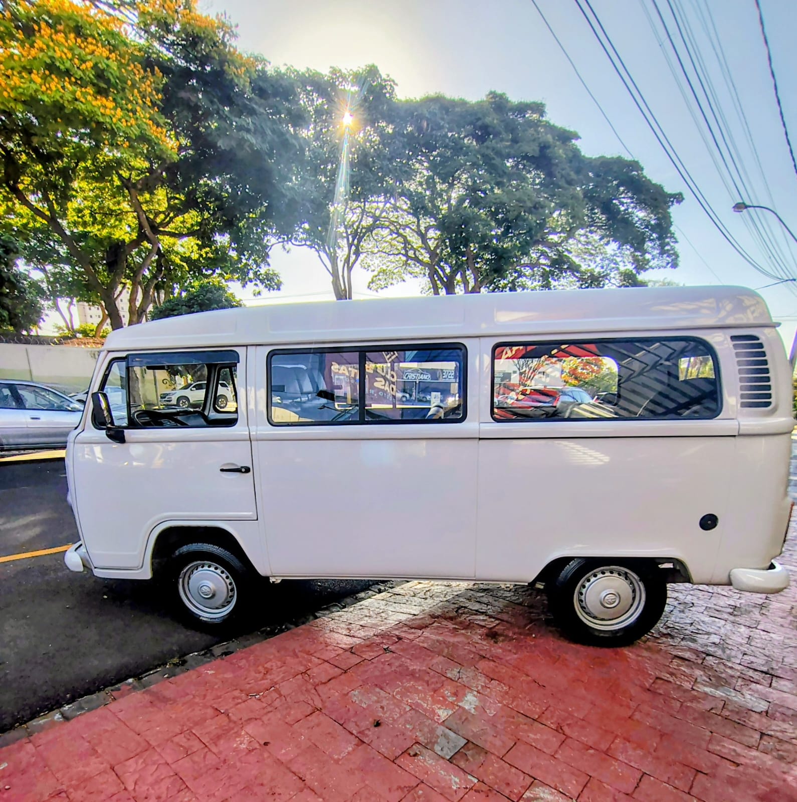 VOLKSWAGEN KOMBI