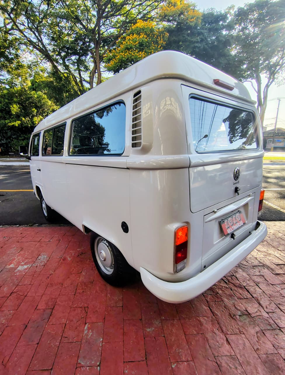 VOLKSWAGEN KOMBI