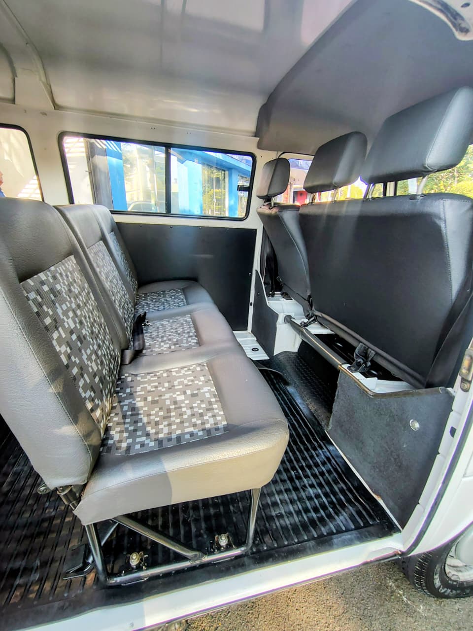 VOLKSWAGEN KOMBI