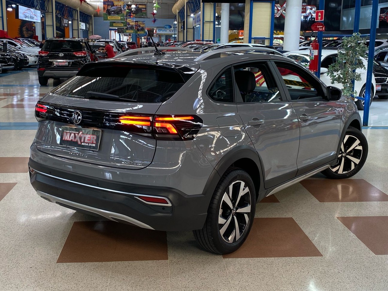 Car Image 14