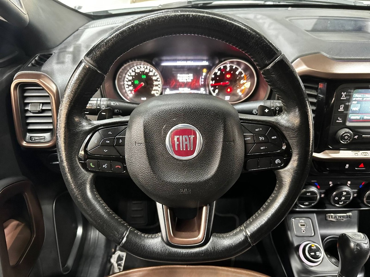 TORO 2.0 16V TURBO RANCH 4WD AT9