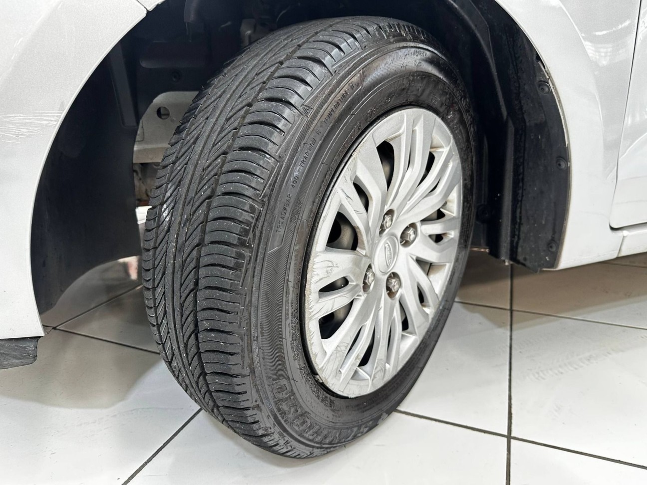 KA 1.0 TIVCT SE SEDAN