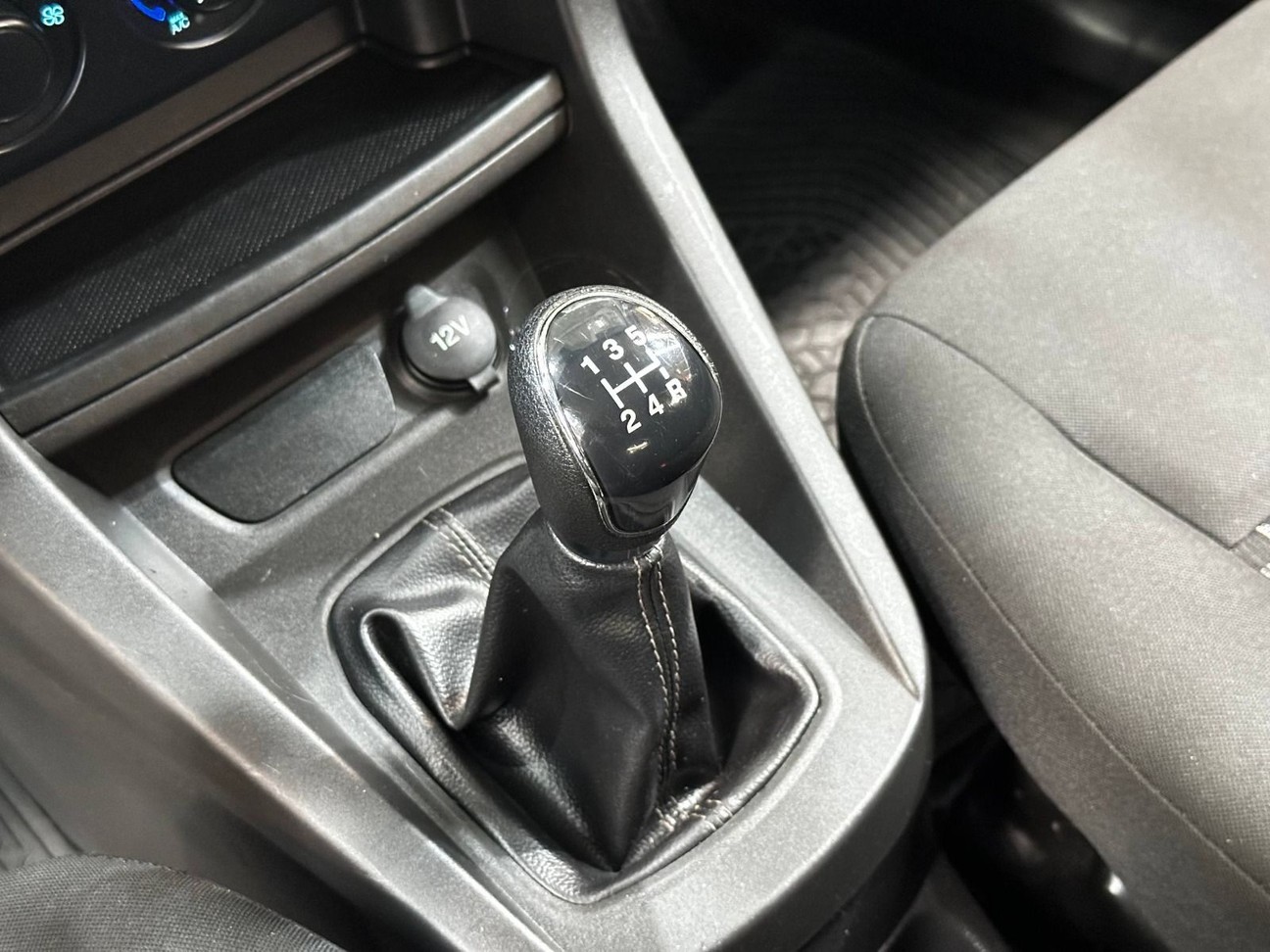 KA 1.0 TIVCT SE SEDAN