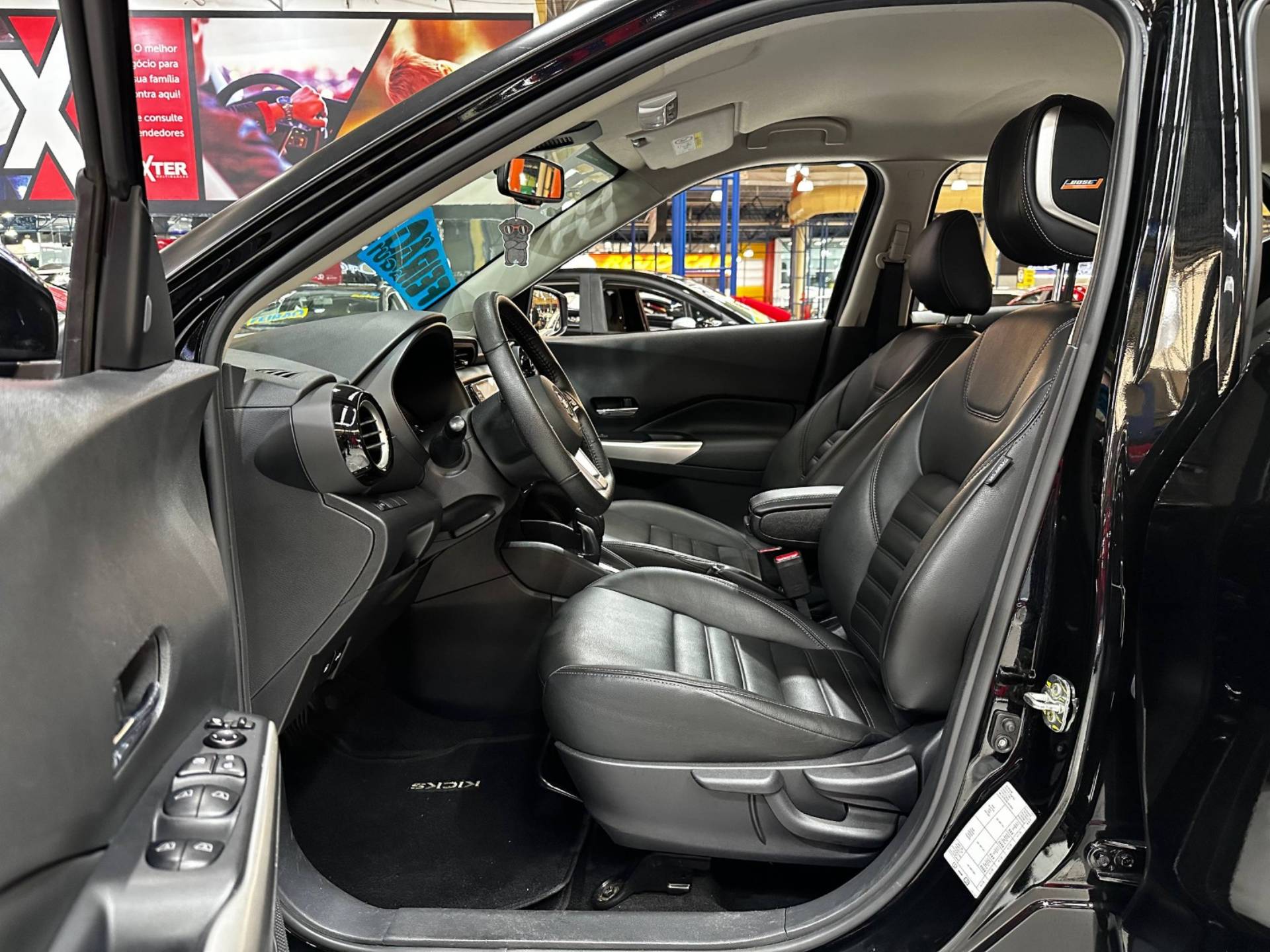 NISSAN KICKS