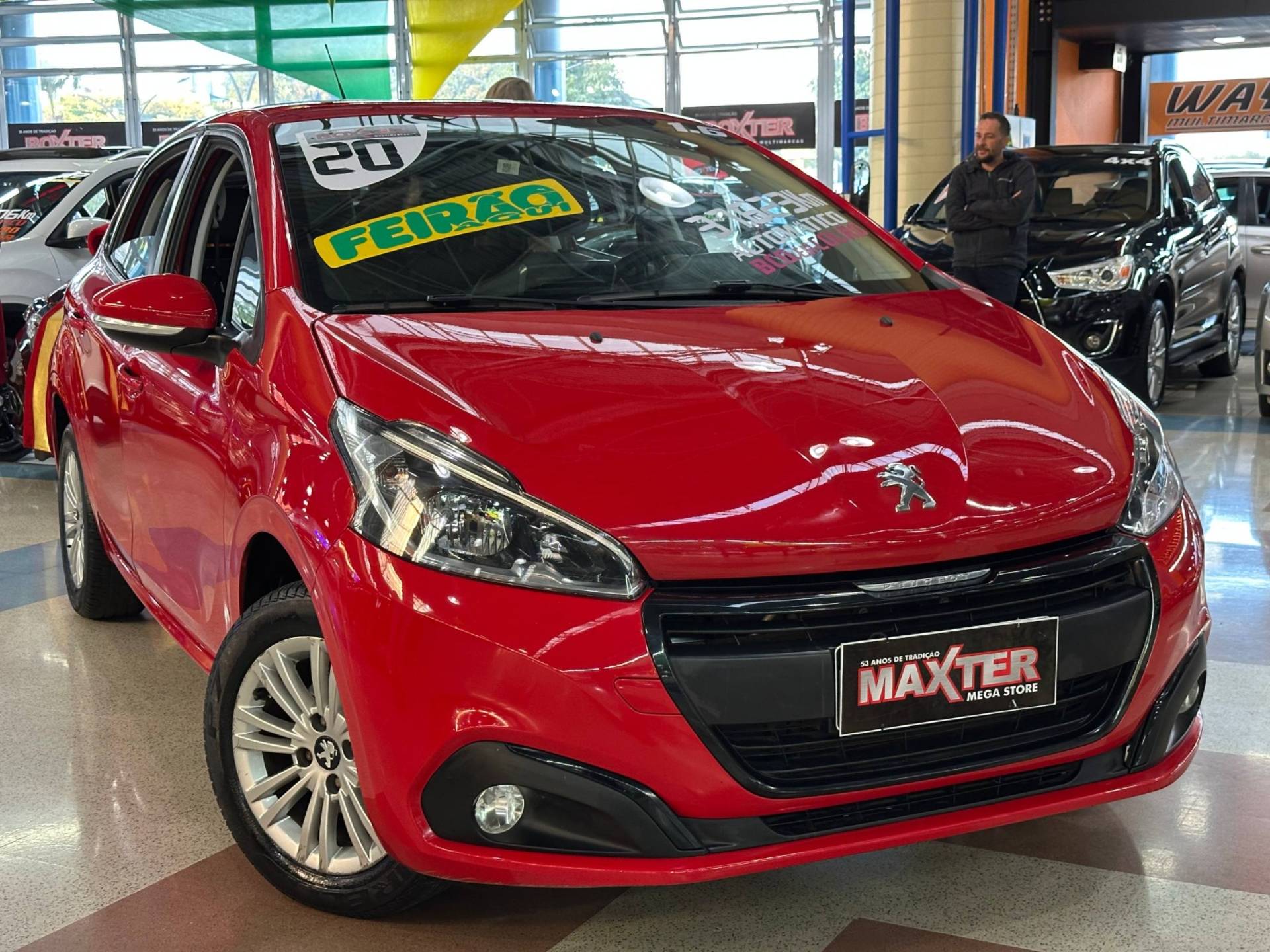 PEUGEOT 208