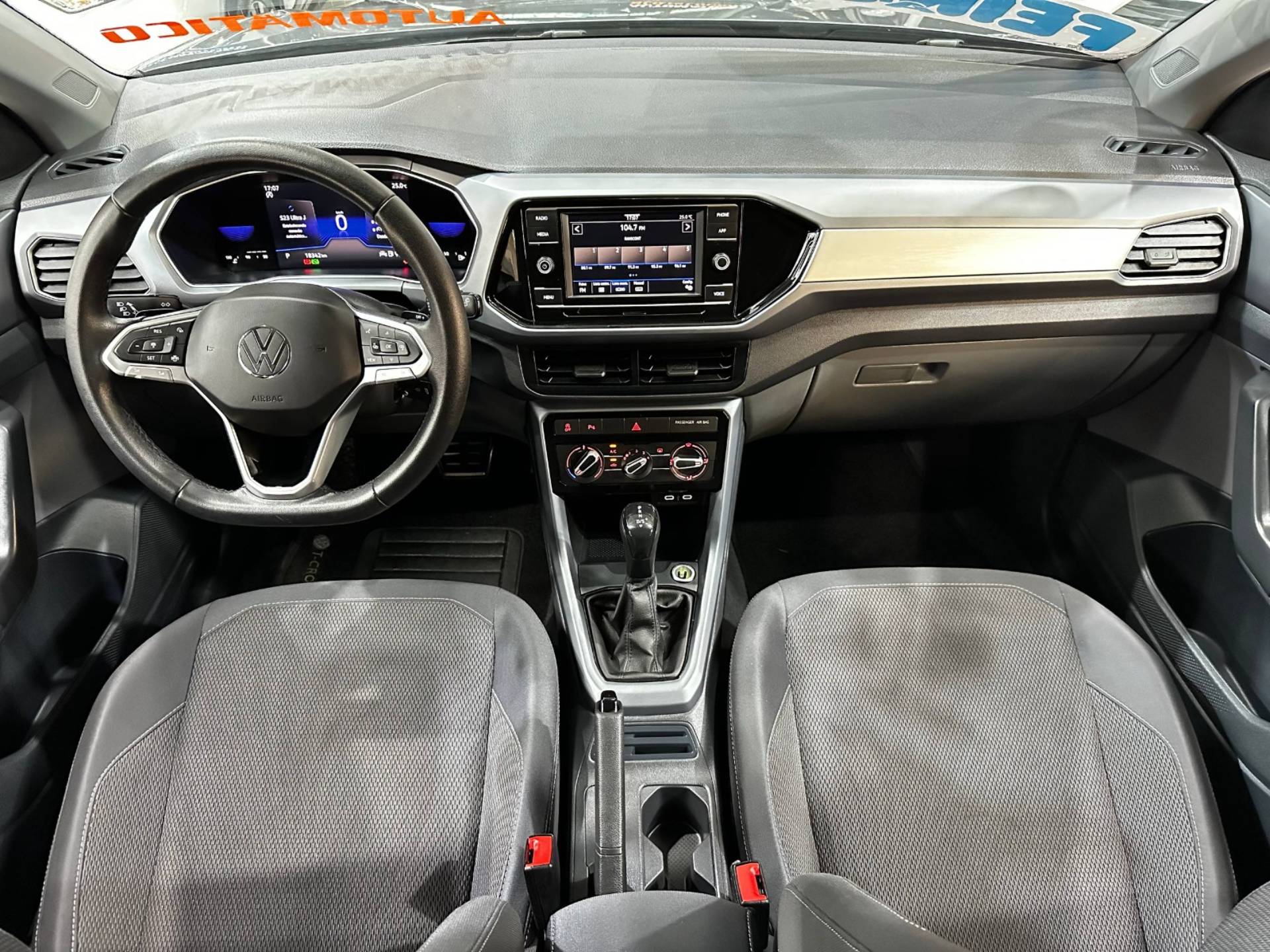 VOLKSWAGEN T-CROSS