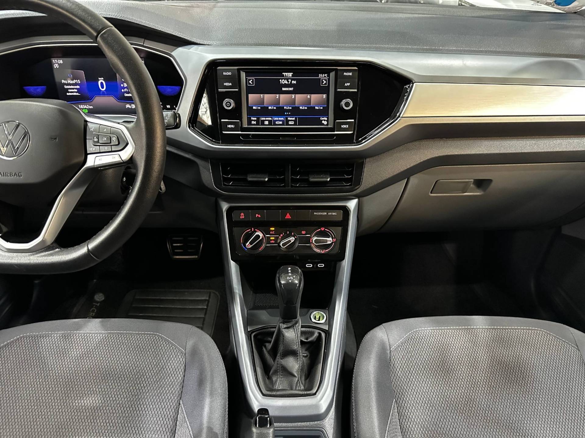 VOLKSWAGEN T-CROSS