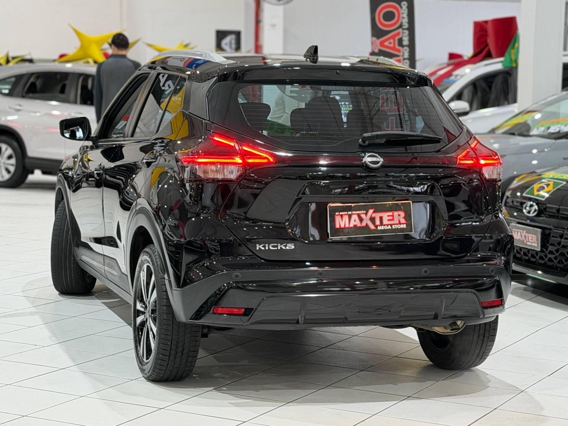 NISSAN KICKS