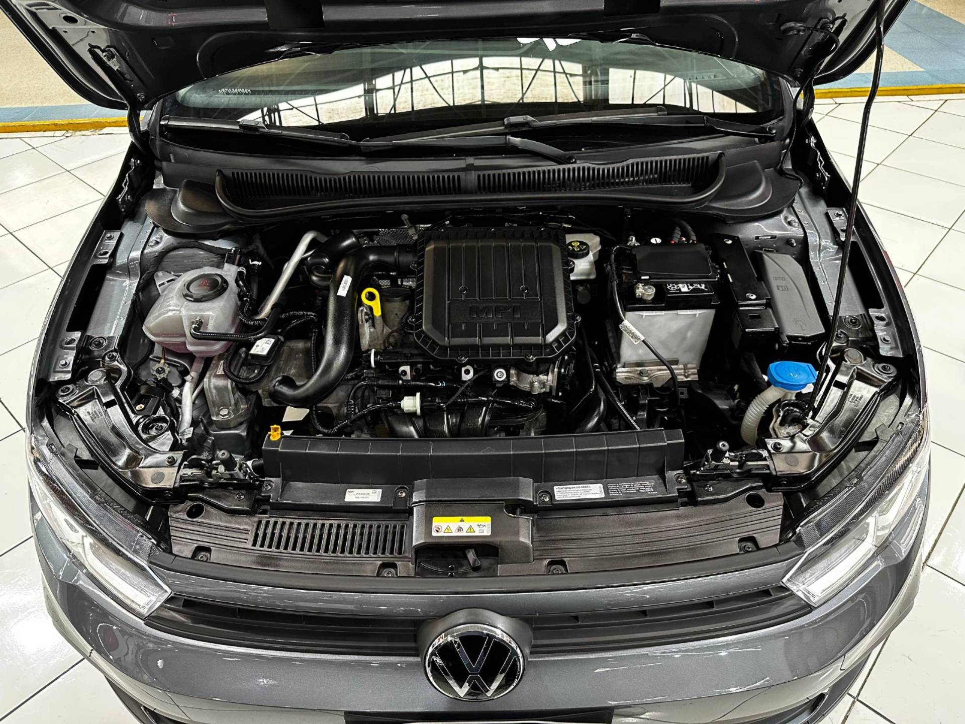 VOLKSWAGEN POLO