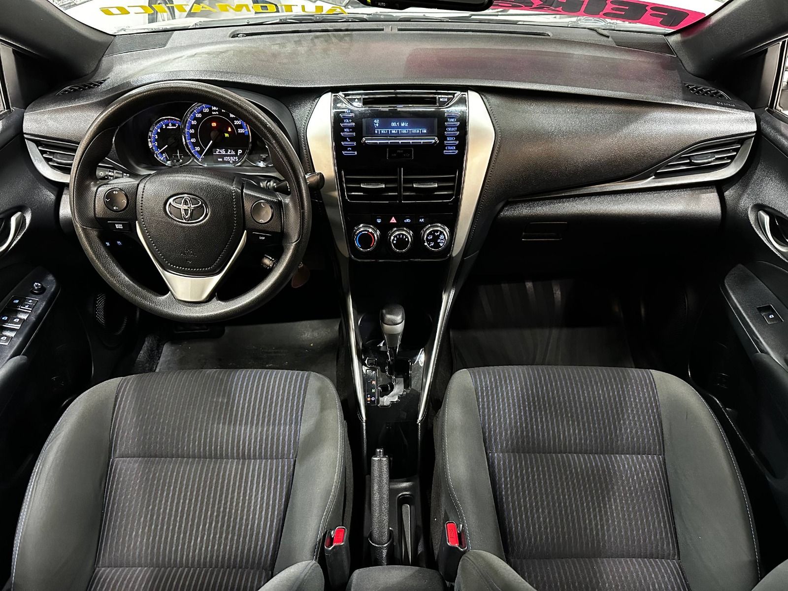 TOYOTA YARIS