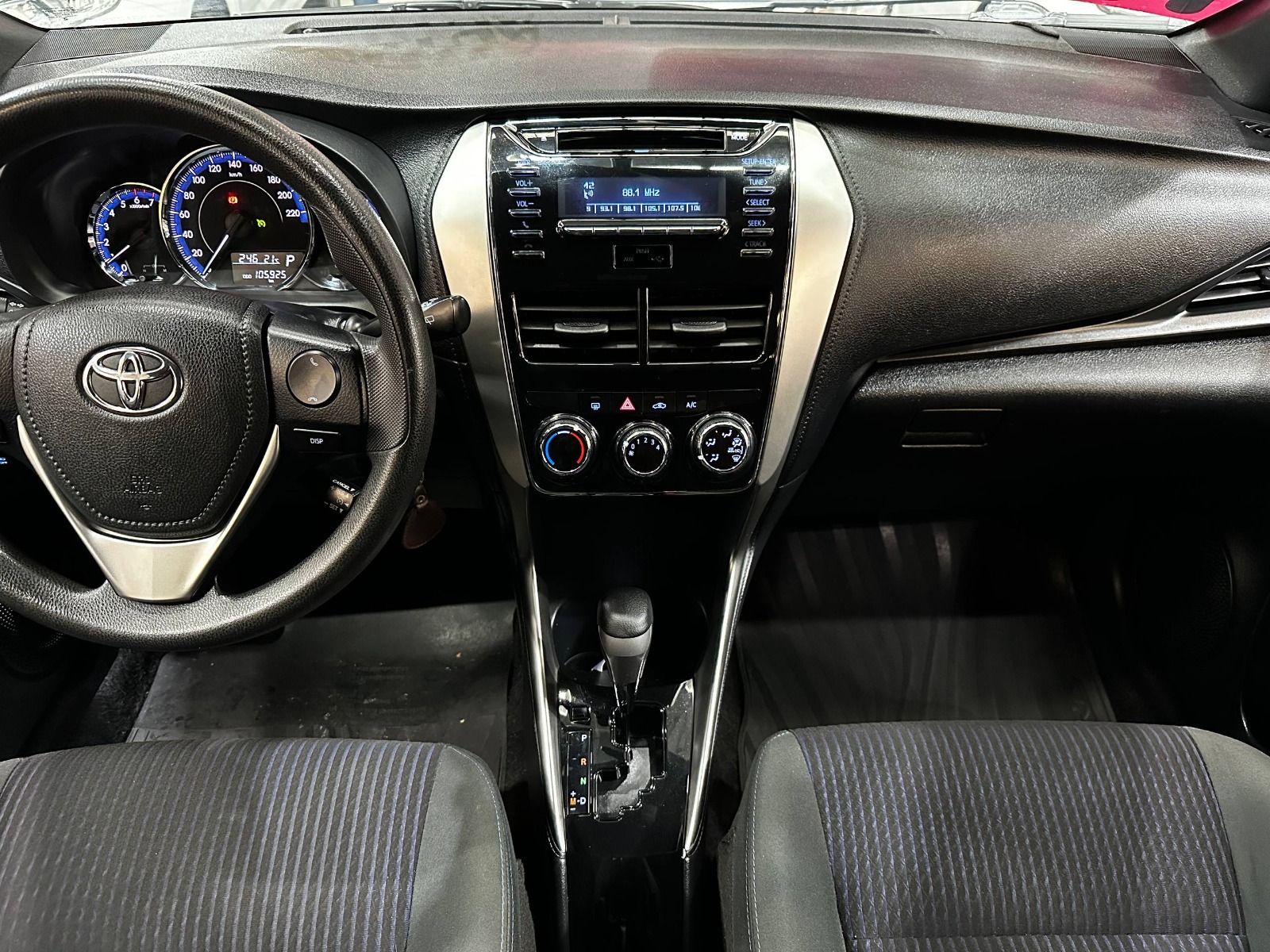 TOYOTA YARIS