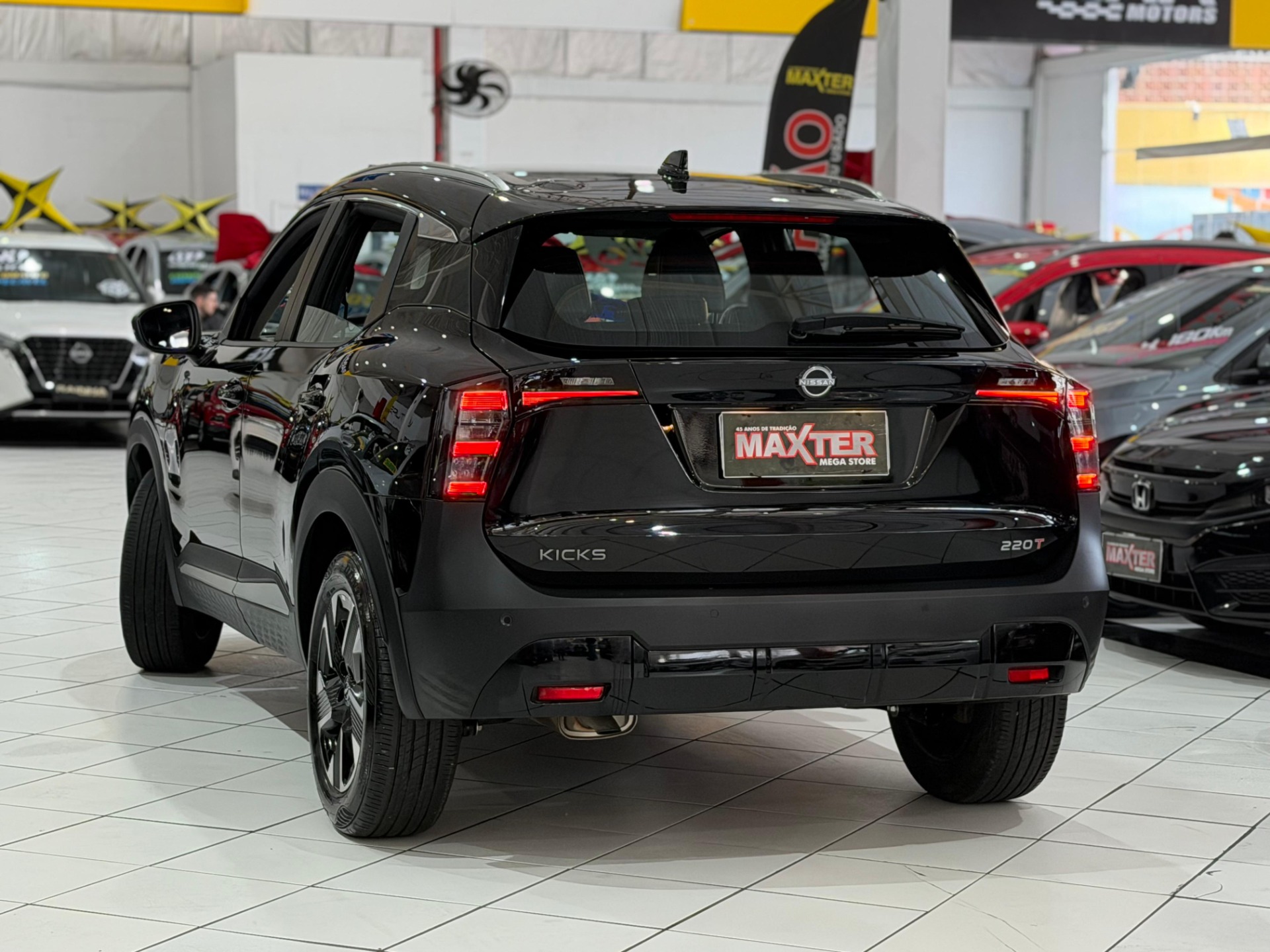 NISSAN KICKS