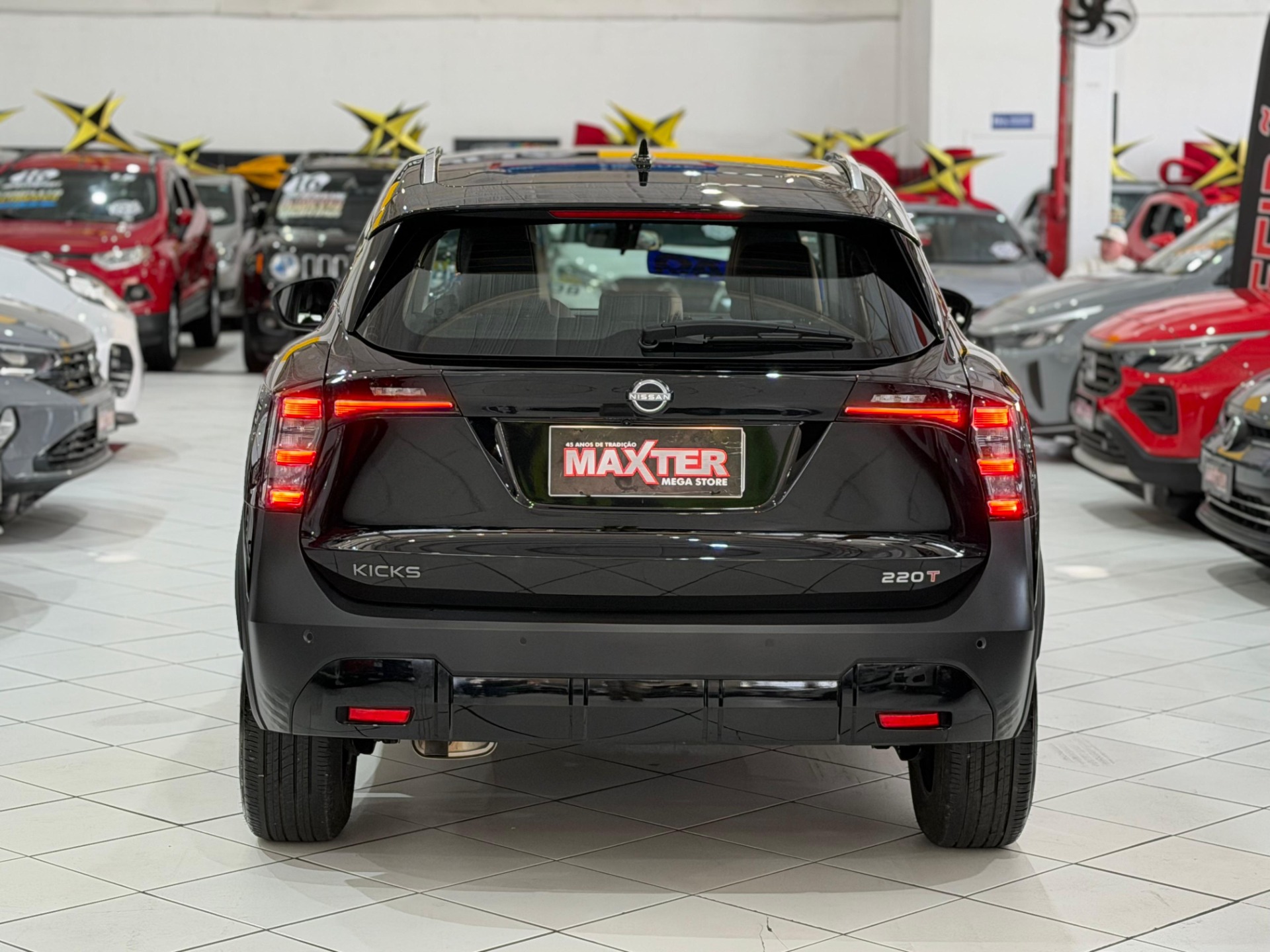 NISSAN KICKS