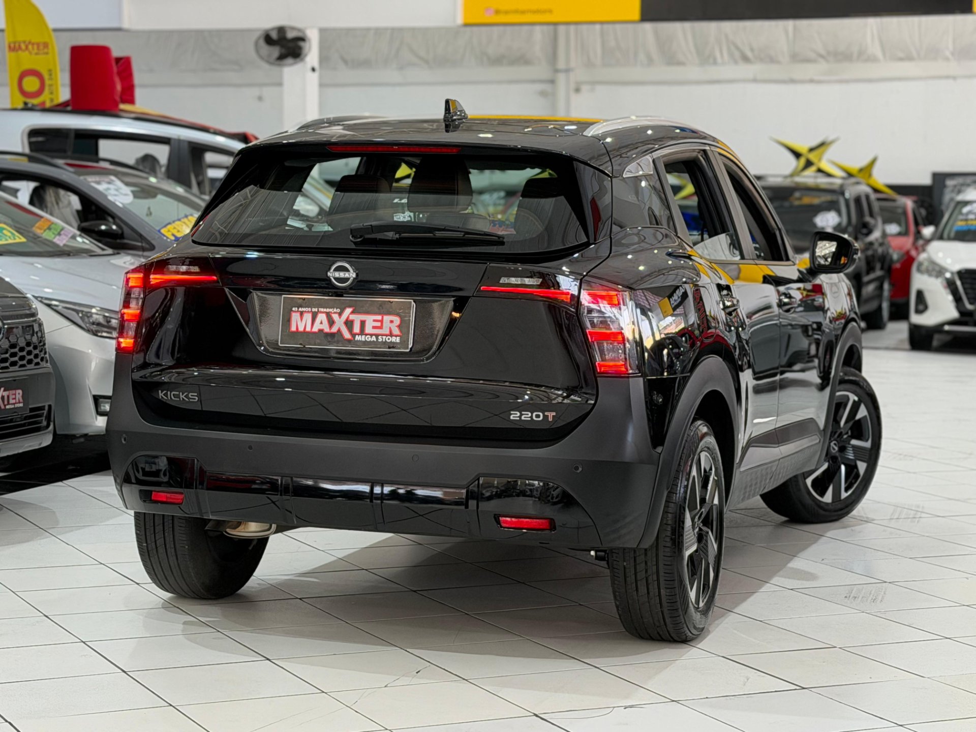 NISSAN KICKS