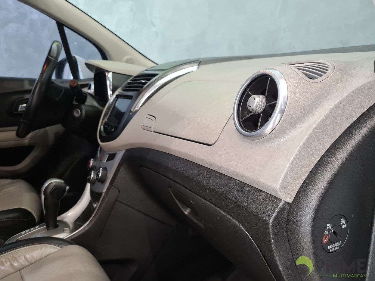 Car Image 18