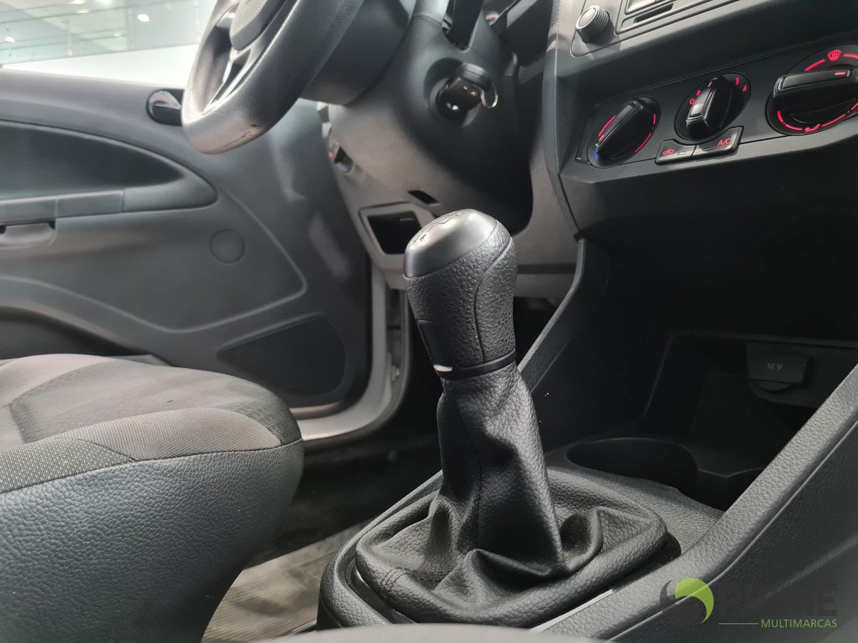Car Image 16