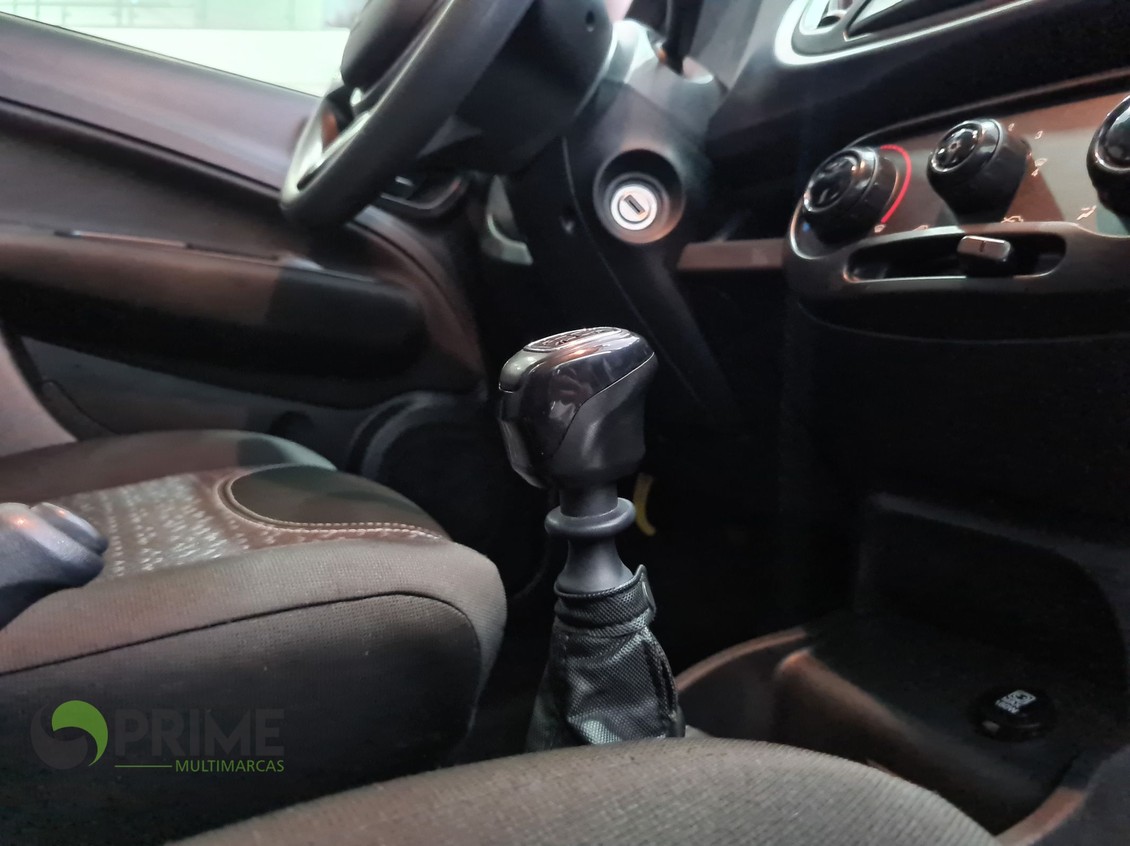 Car Image 14