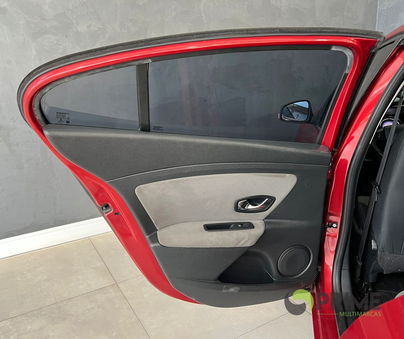 Car Image 9