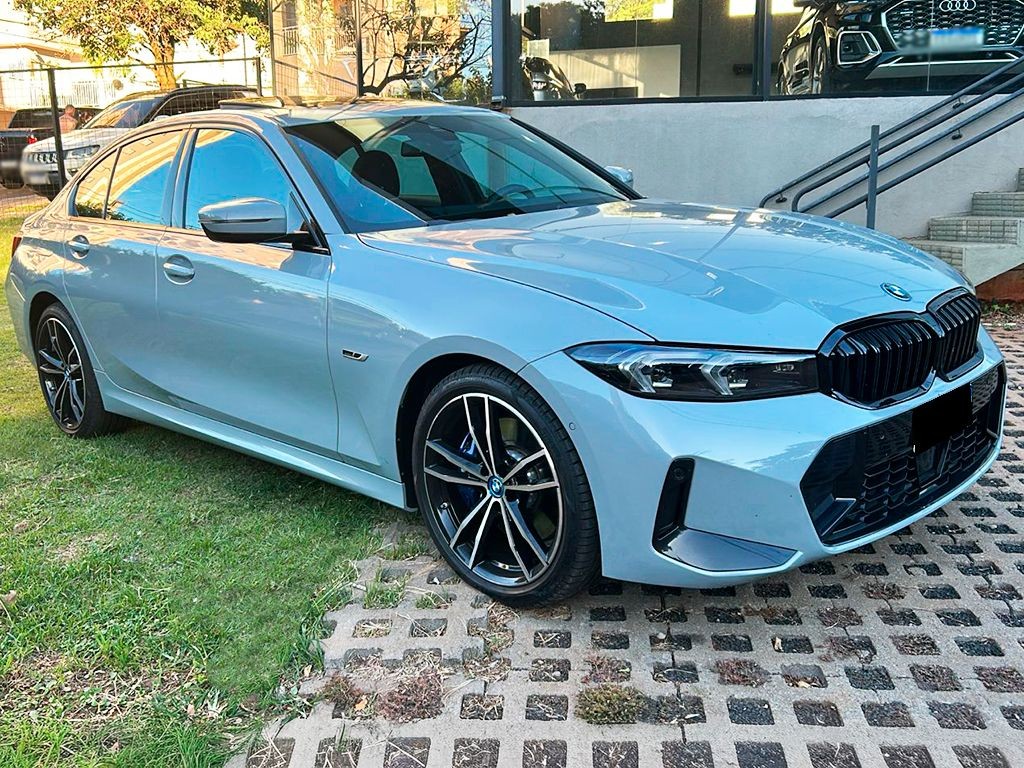 BMW 330e