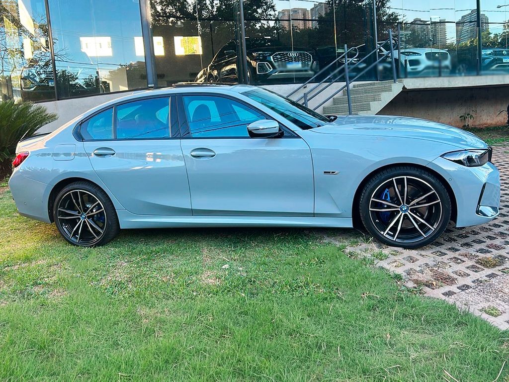 BMW 330e