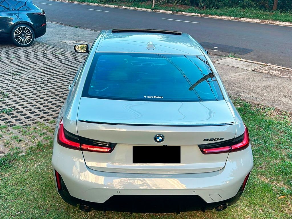 BMW 330e
