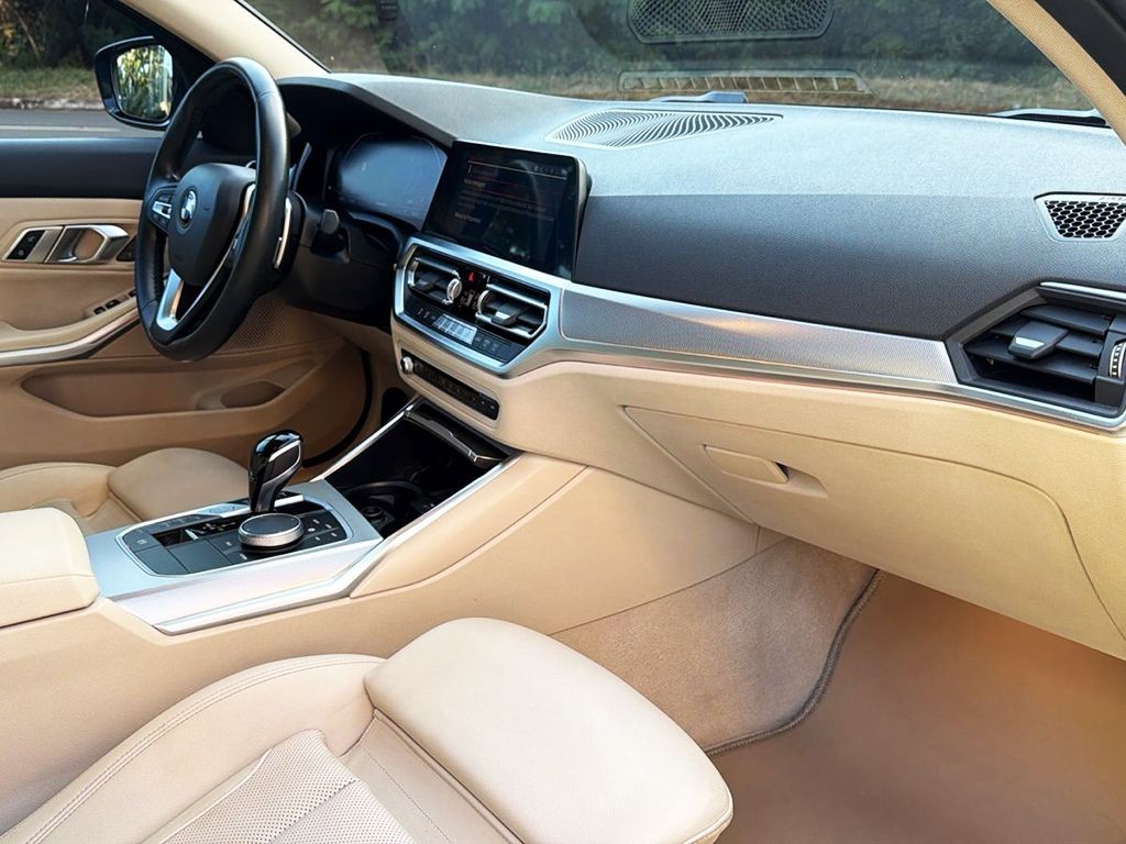 BMW 320i