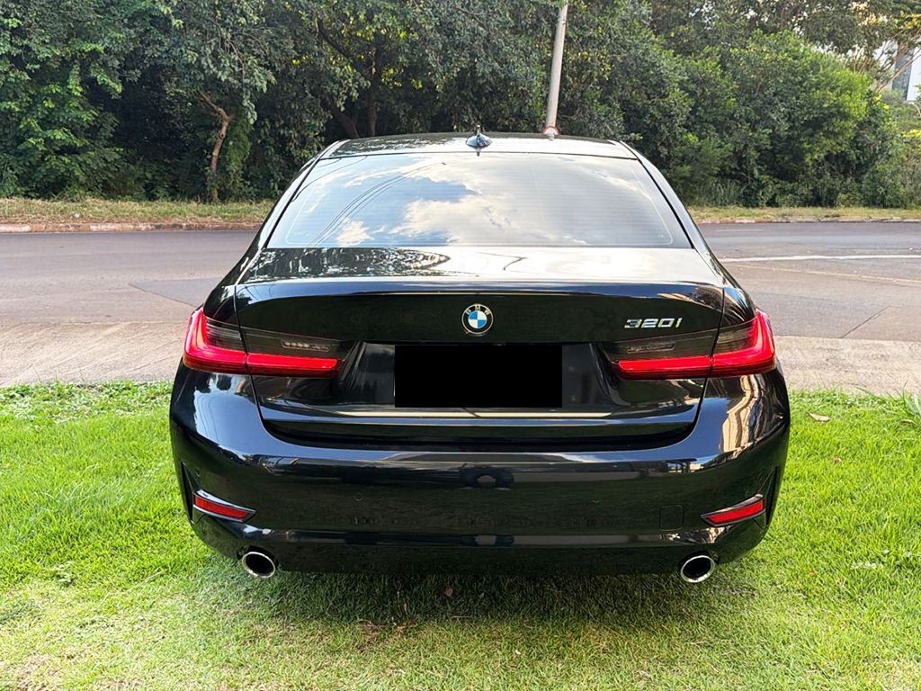 BMW 320i