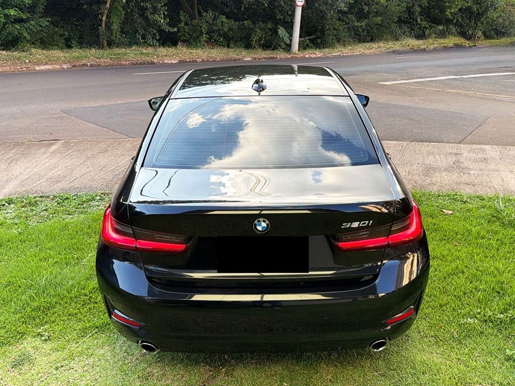 BMW 320i