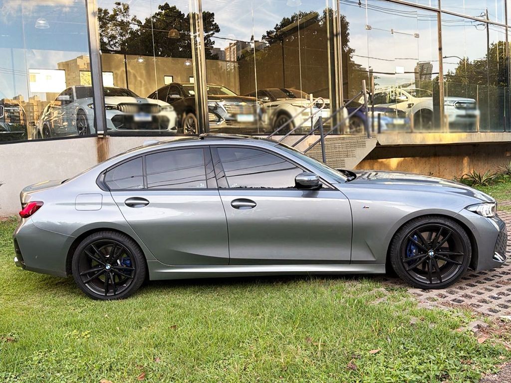 BMW 320i