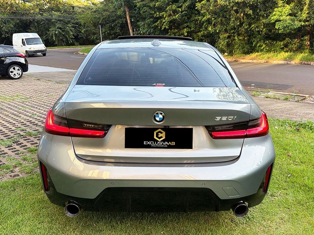 BMW 320i