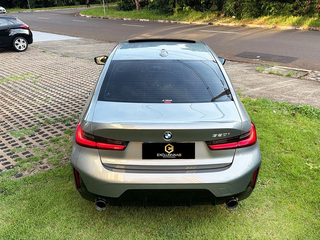 BMW 320i