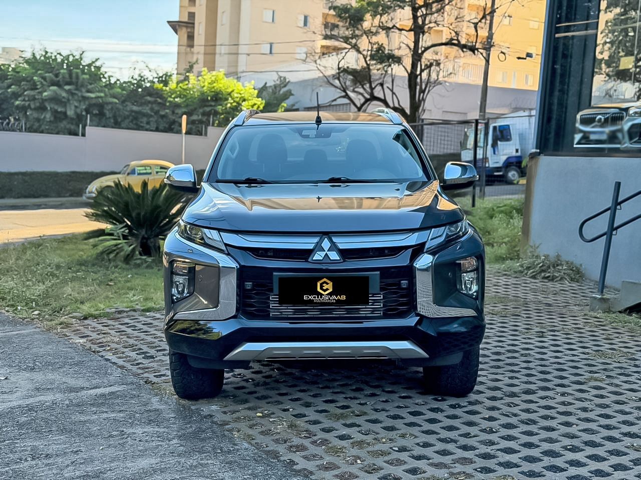MITSUBISHI L200 TRITON