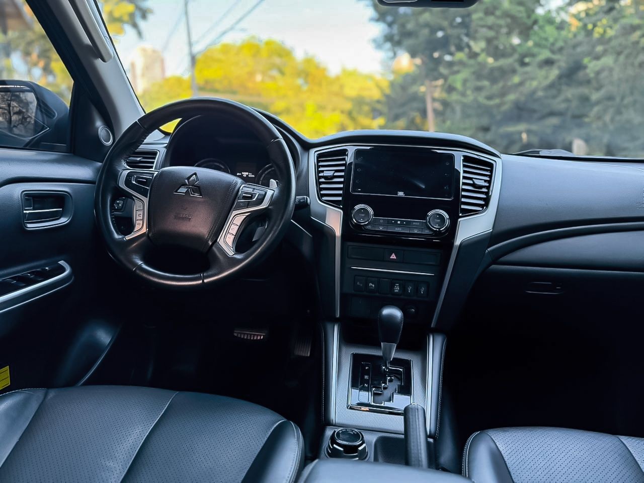 MITSUBISHI L200 TRITON