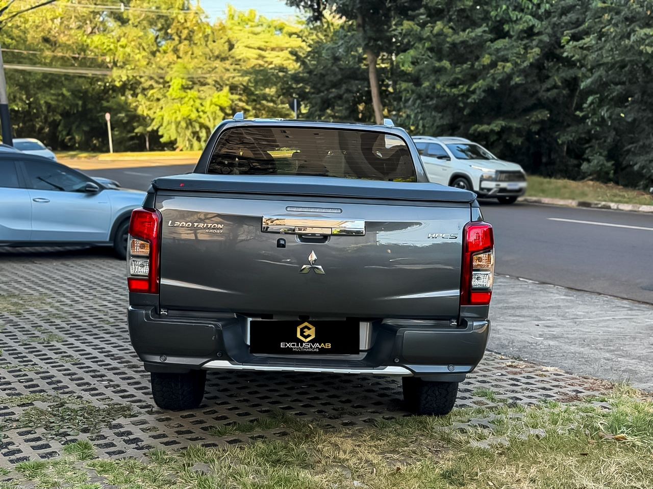 MITSUBISHI L200 TRITON