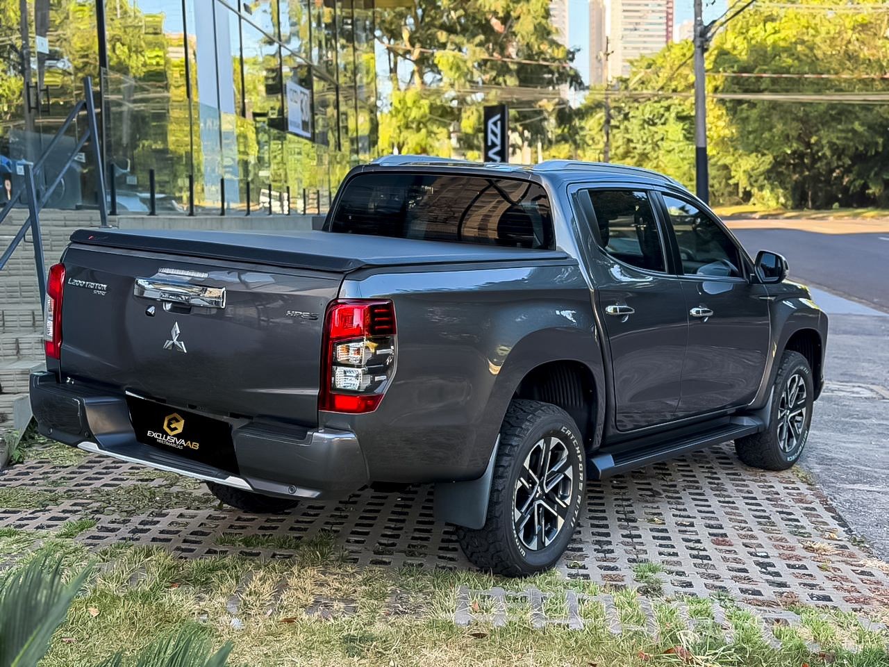 MITSUBISHI L200 TRITON